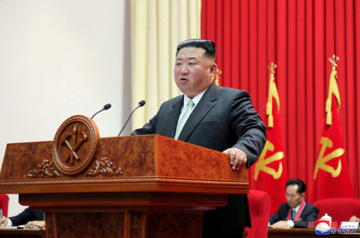 北朝鮮の金正恩委員長が平壌の中央将校学校を訪問
