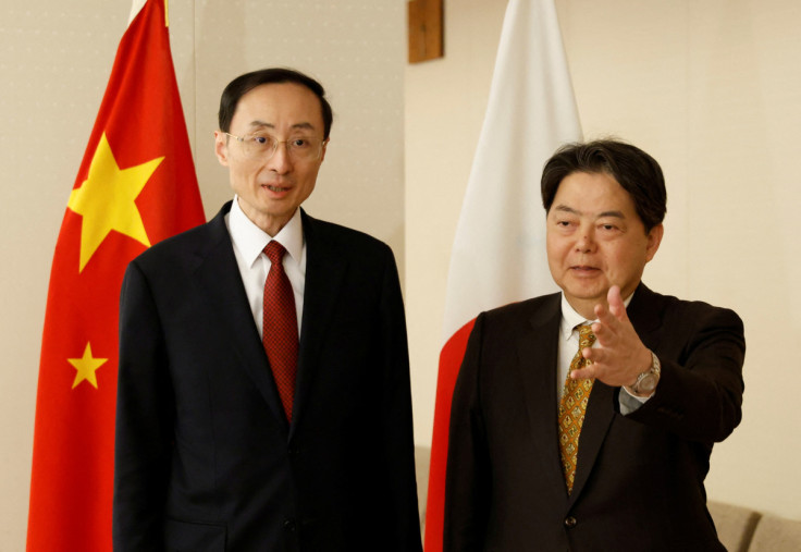 中国の孫維東外務次官が東京で日本の林芳正外相と会談
