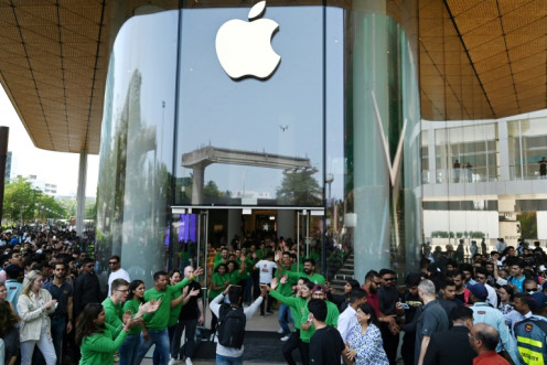Apple は独自にインドに進出しており、先月、世界で最も人口の多い国に最初の 2 つの直営店をオープンしました。