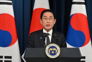 岸田文雄首相が韓国を訪問
