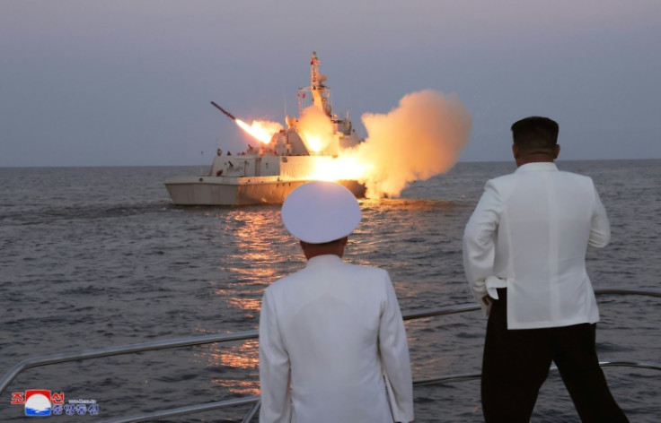 北朝鮮の指導者、金正恩氏が海軍部隊を訪問し、戦略巡航ミサイル実験を監督した