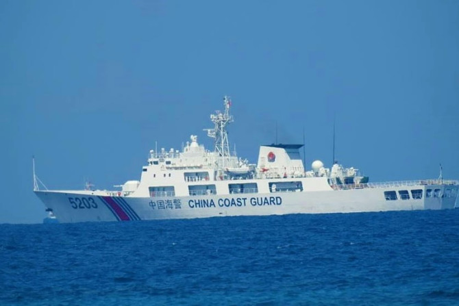 2021年4月、南沙諸島付近を航行する中国海警局の船