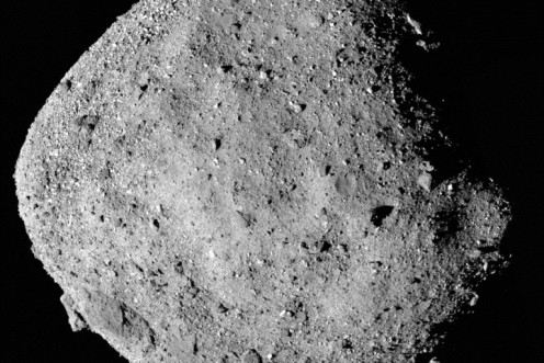 ベンヌは、10億年から20億年前の大規模な衝突の後、小惑星帯にあるより大きな小惑星の破片から形成されたと考えられている